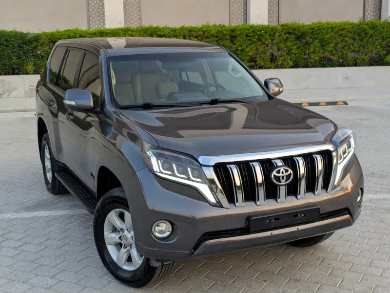 2015 Toyota Prado 4.0L 6 Cylinders Petrol Engine Grey Beige SUV GCC Specs Excellent Condition