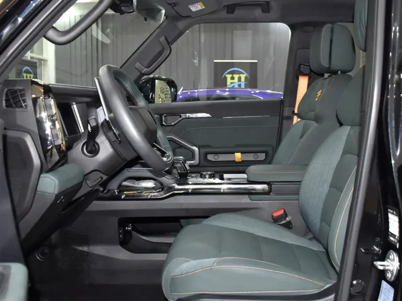 2025 Jetour T2 2.0L 4WD 4 Cylinders Petrol Engine Black Green SUV GCC Specs Automatic