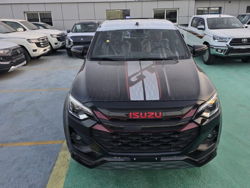 2027 ISUZU D-MAX GT 3.0 Litres TURBO DIESEL 4 Cylinders Engine Black Pickup Truck GCC
