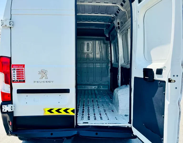 2023 Peugeot Boxer L4H3 2.0 Litres 4 Cylinders Diesel Engine White Black Van GCC Specs