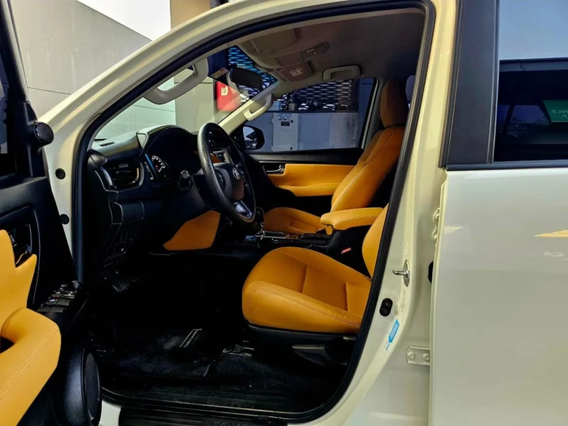 2021 Toyota Fortuner EXR 2.7 Litres V4 PETROL Engine White Tan SUV Automatic GCC