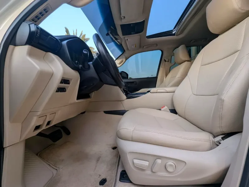 2023 Toyota Land Cruiser VXR 3.3L Twin-Turbo V6 Diesel Engine White Beige SUV GCC Specs