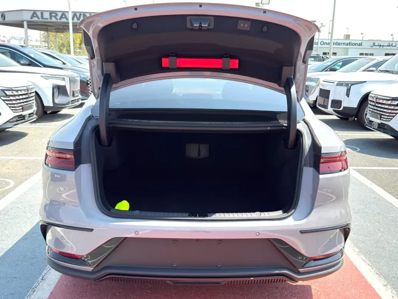 2025 BYD HAN Flagship Edition 4 Cylinders Plug-in Hybrid Engine Grey Beige Sedan Automatic