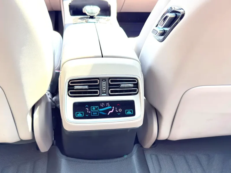 2025 BYD HAN Flagship Edition 4 Cylinders Plug-in Hybrid Engine Grey Beige Sedan Automatic