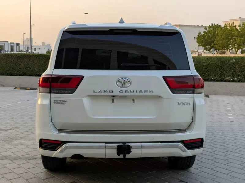 2023 Toyota Land Cruiser VXR 3.3L Twin-Turbo V6 Diesel Engine White Beige SUV GCC Specs