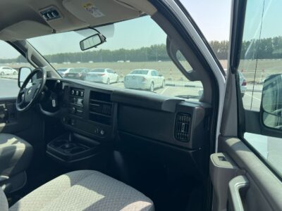 2020 Chevrolet Express 6.0L V8 Vortec Petrol Engine 15 Seaters White Grey Van GCC Specs