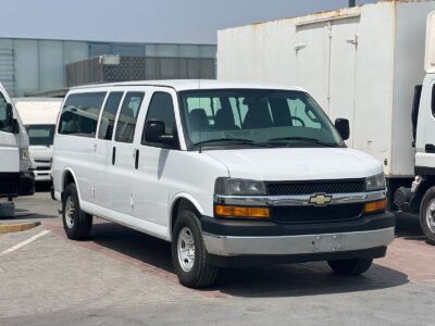2020 Chevrolet Express 6.0L V8 Vortec Petrol Engine 15 Seaters White Grey Van GCC Specs