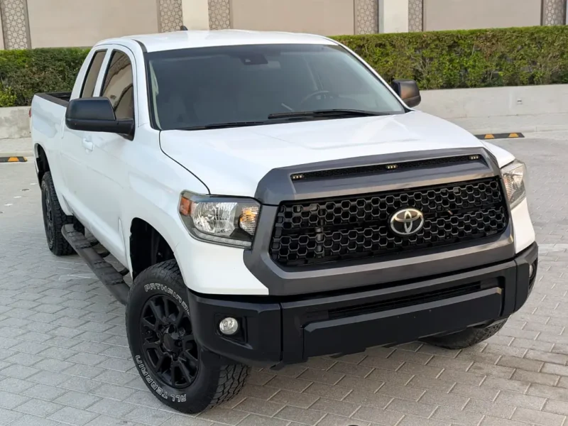 2020 Toyota Tundra Double Cab SR 5.7L V8 Petrol Engine White Black Pickup Truck GCC