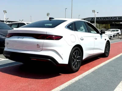 2025 BYD Qin L Premium 4 Cylinders Plug-in Hybrid Engine White Black Sedan Chinese Specs
