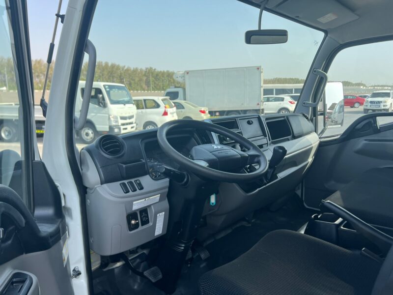 2021 Mitsubishi Canter Box 14FT Manual 4.2L 4 Cylinders Diesel Engine White Black GCC