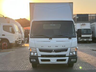 2021 Mitsubishi Canter Box 14FT 4.2L 4 Cylinders Diesel Engine White Black GCC Specs Manual