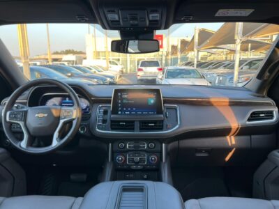 2023 Chevrolet Suburban LT 5.3-liter V8 EcoTec3 Petrol Engine Black Beige SUV GCC Specs