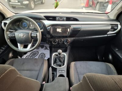 2019 Toyota Hilux 2.7L Dual VVT-i Inline-4 Petrol Engine White Black Pickup Truck GCC Specs