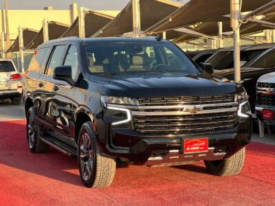 2023 Chevrolet Suburban LT 5.3-liter V8 EcoTec3 Petrol Engine Black Beige SUV GCC Specs