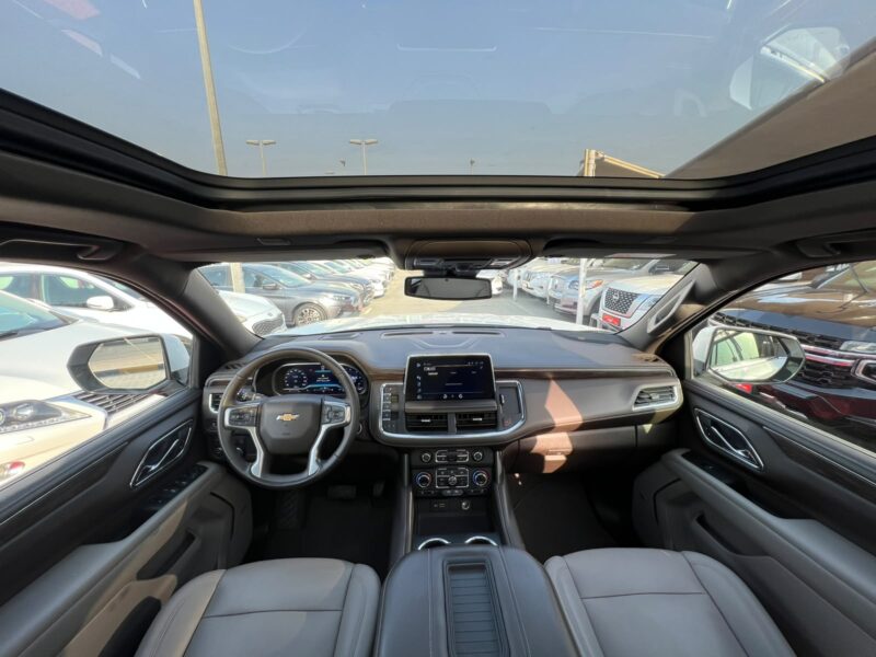 2023 Chevrolet Suburban LT 5.3-liter V8 EcoTec3 Petrol Engine White Beige SUV GCC Specs
