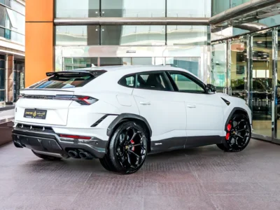 2024 Lamborghini Urus Performante 4.0-liter twin-turbo V8 Petrol Engine White Black SUV