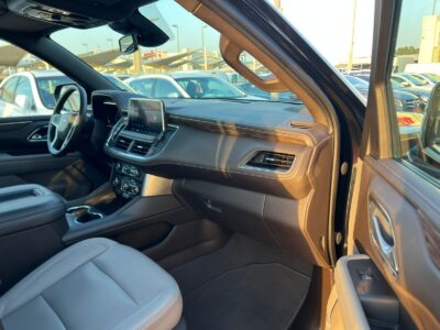 2023 Chevrolet Suburban LT 5.3-liter V8 EcoTec3 Petrol Engine Black Beige SUV GCC Specs