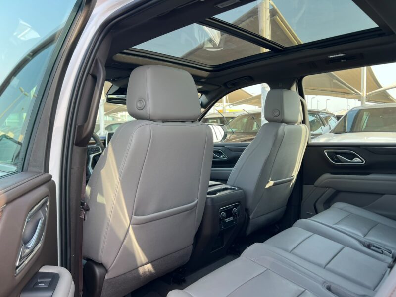 2023 Chevrolet Suburban LT 5.3-liter V8 EcoTec3 Petrol Engine White Beige SUV GCC Specs