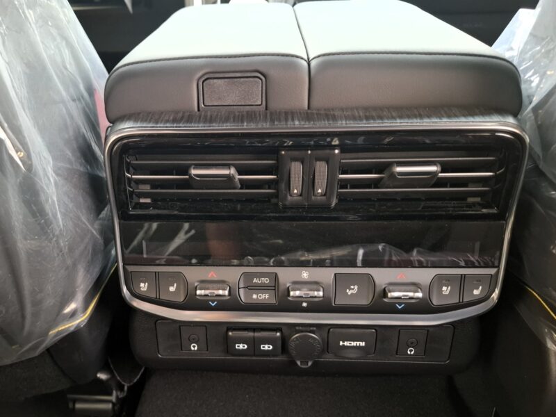 2026 Toyota Landcruiser VXR 3.3L V6 Twin-Turbo Diesel Engine White Red SUV GCC Specs