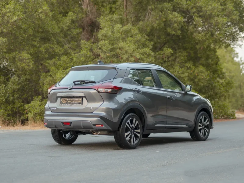 2024 Nissan Kicks SV 1.6 Litres 4 Cylinders Petrol Engine Grey Black SUV GCC Specs