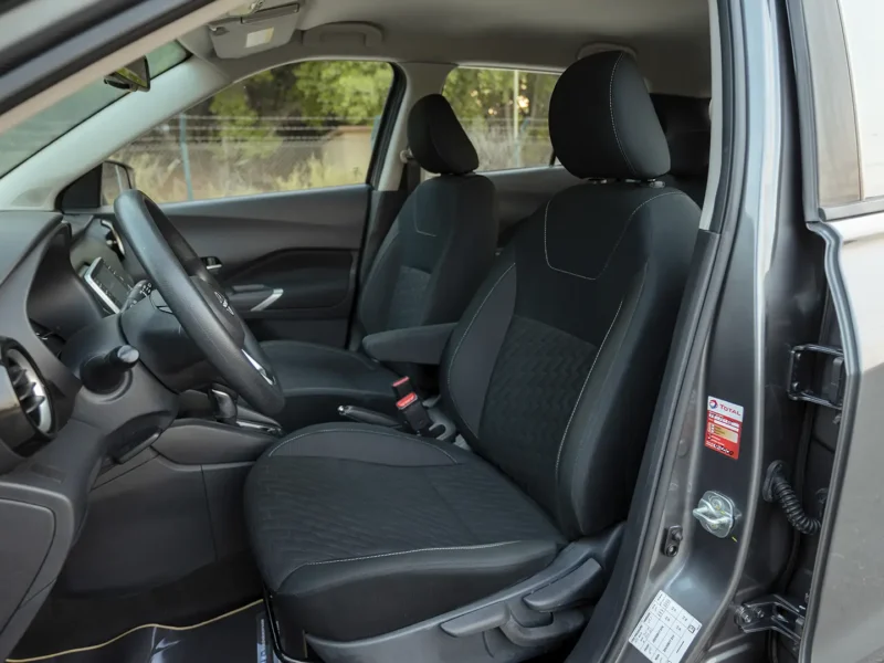 2024 Nissan Kicks SV 1.6 Litres 4 Cylinders Petrol Engine Grey Black SUV GCC Specs