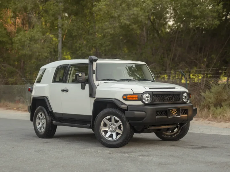 2023 Toyota FJ Cruiser GXR 4.0 Litres 6 Cylinders Petrol Engine White Grey SUV GCC Specs