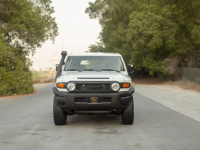 2023 Toyota FJ Cruiser GXR 4.0 Litres 6 Cylinders Petrol Engine White Grey SUV GCC Specs