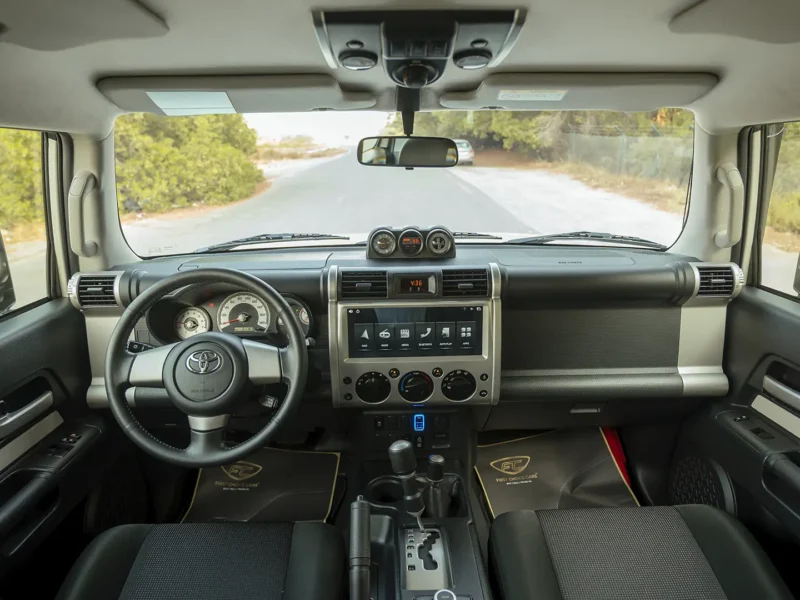 2023 Toyota FJ Cruiser GXR 4.0 Litres 6 Cylinders Petrol Engine White Grey SUV GCC Specs