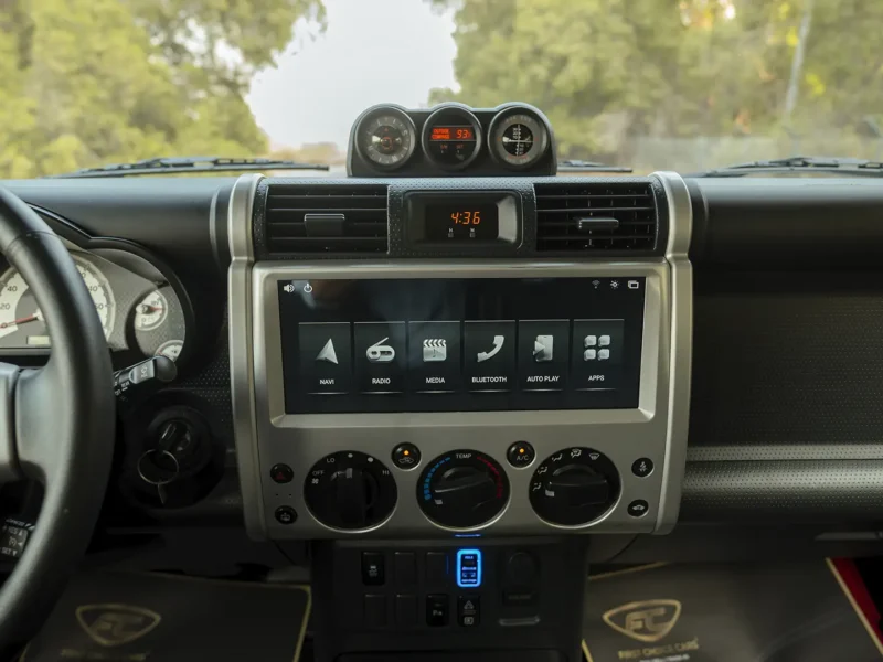 2023 Toyota FJ Cruiser GXR 4.0 Litres 6 Cylinders Petrol Engine White Grey SUV GCC Specs