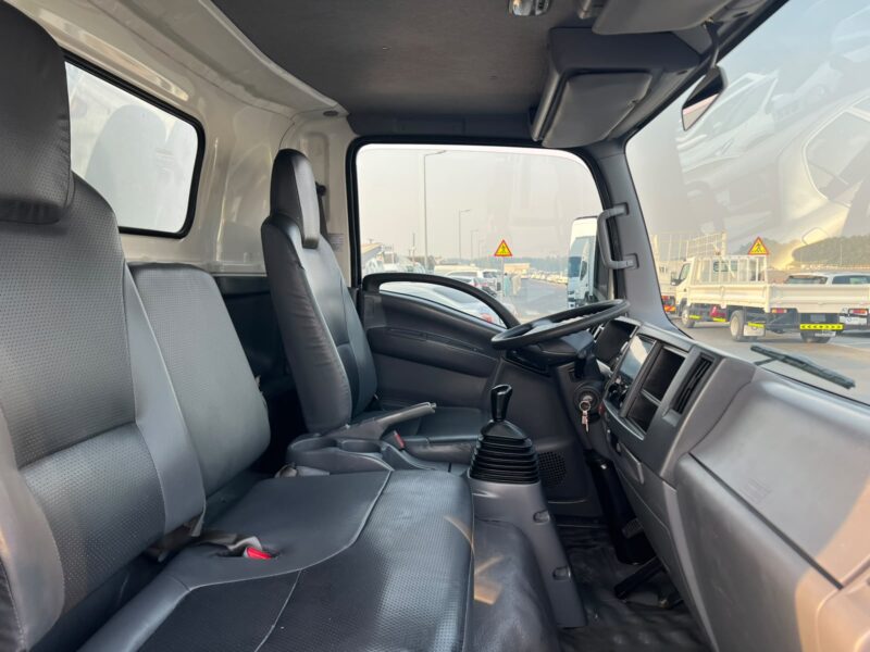 2022 Isuzu Water Shutter 14FT Manual 4.2L 4 Cylinders Diesel Engine White Black Truck