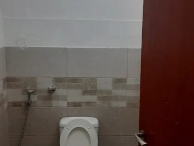 FRONT THE ROAD LIKE SHOWROOM WH SIZE 1050 SQFT ON GROUND ONLY AVAILABLE FOR RENT