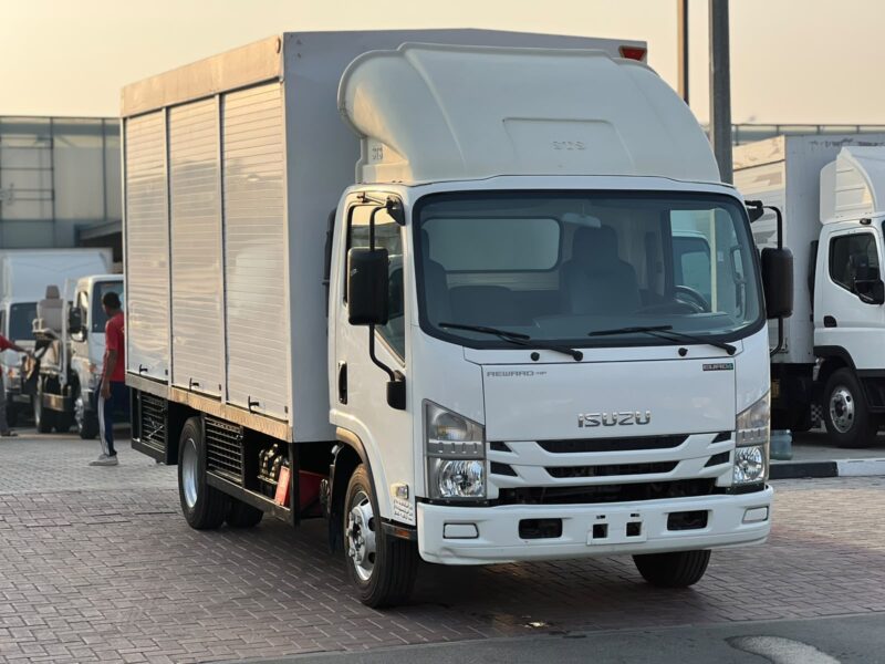 2022 Isuzu Water Shutter 14FT Manual 4.2L 4 Cylinders Diesel Engine White Black Truck