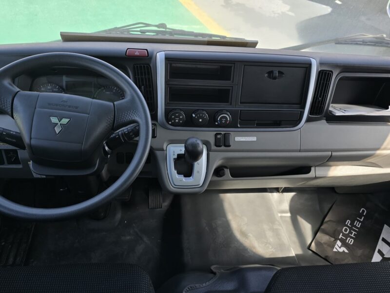 2026 Mitsubishi CANTER DOUBLE CAB 3.0L 4-cylinder Turbo Diesel Engine White Black Truck