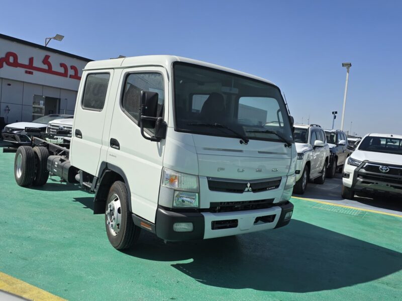 2026 Mitsubishi CANTER DOUBLE CAB 3.0L 4-cylinder Turbo Diesel Engine White Black Truck