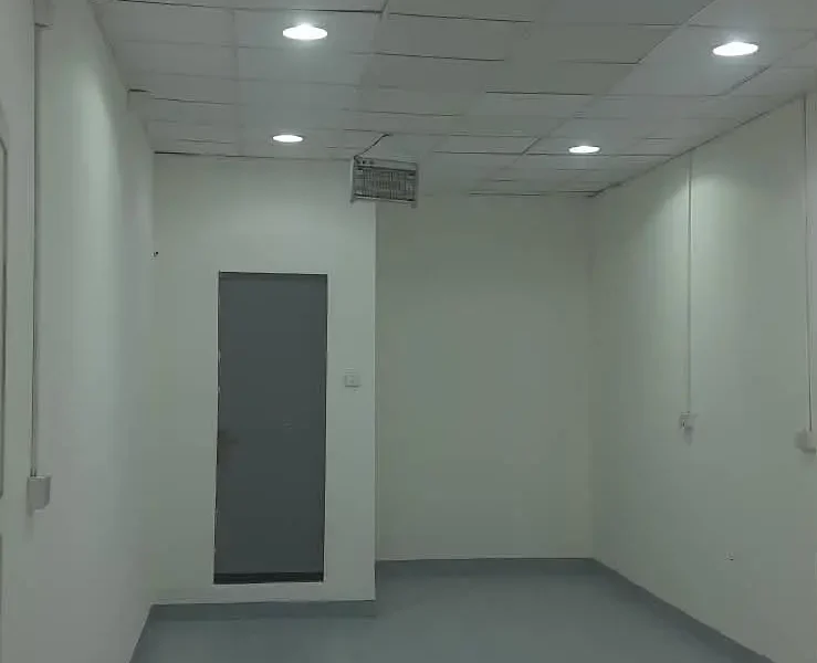 PREMIUM MAIN-ROAD WH# 400 SQFT OFFERING EASY CUSTOMER ACCESS-MODERN 60/60 CEILING DESIGN