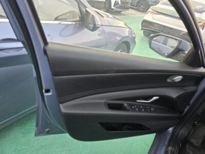 2026 HYUNDAI ELANTRA 1.5 Litres 4 Cylinders Petrol Engine Blue Black Sedan GCC Specs