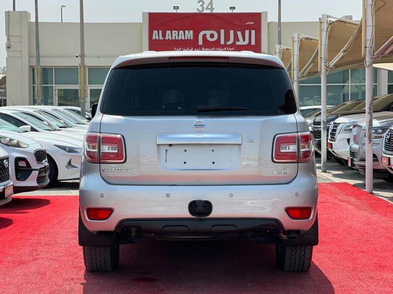 2016 Nissan Patrol LE 5.6 Litres V8 Petrol Engine Silver Beige SUV GCC Specs Clean Condition