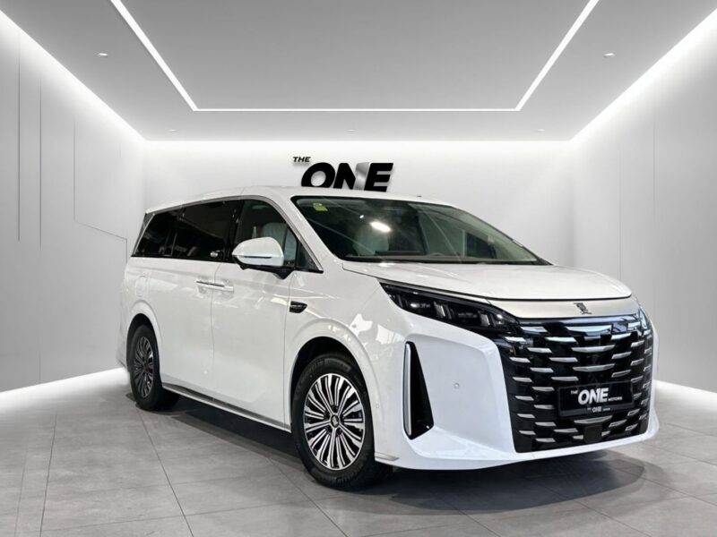 2025 BYD XIA DM_I 1.5 Lites 4 Cylinders Hybrid Engine White Beige Van Chinese Specs FWD