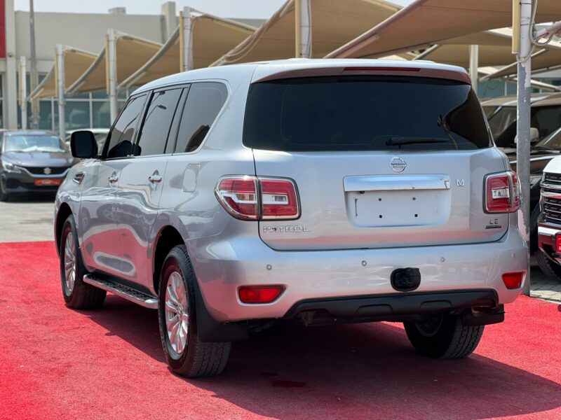 2016 Nissan Patrol LE 5.6 Litres V8 Petrol Engine Silver Beige SUV GCC Specs Clean Condition