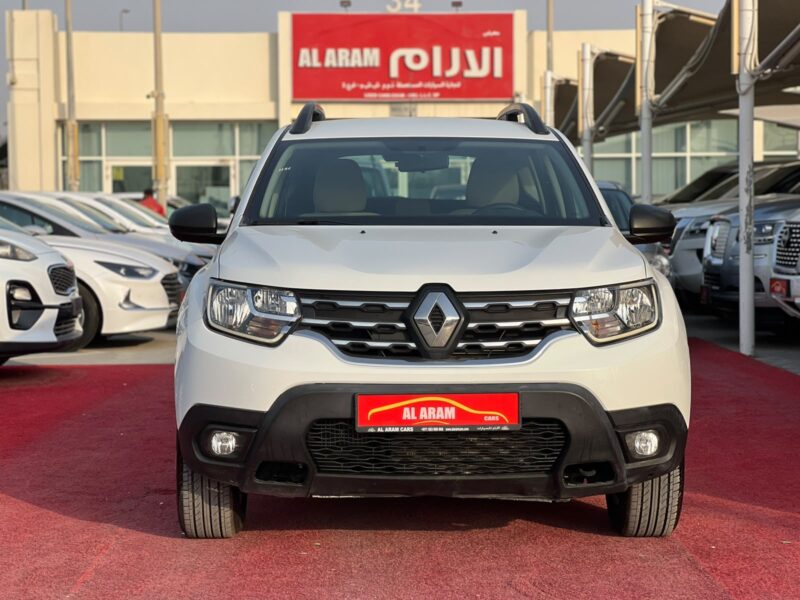 2023 Renault Duster 2.0 Litres V4 Petrol Engine White Beige SUV GCC Specs 4WD Automatic