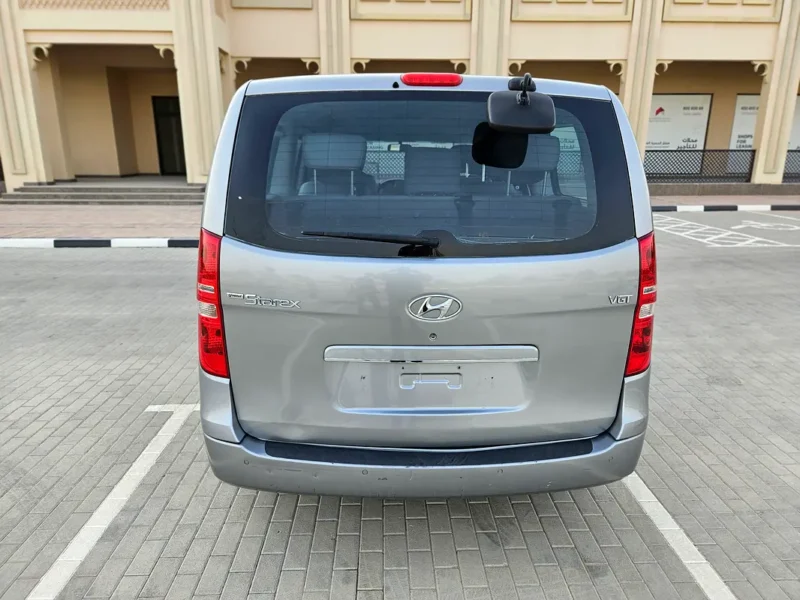 2015 Hyundai H1 GL 4 Cylinders Diesel Engine 12 Seat Full Option Silver Grey Van Korean Specs