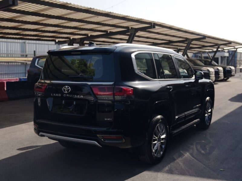 2026 Toyota Land Cruiser VXR 3.5 Litres 6 Cylinders Hybrid Engine Black SUV European Specs