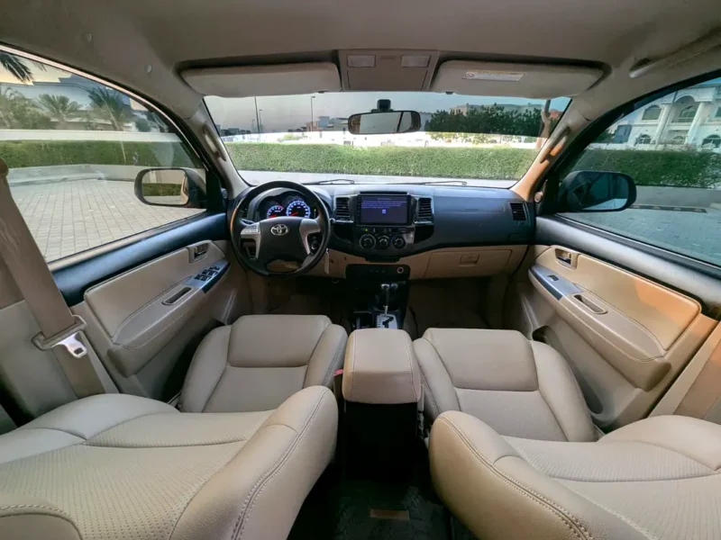 2015 Toyota Fortuner EXR 2.7 Litres 4-Cylinder Petrol Engine White Beige SUV GCC Specs