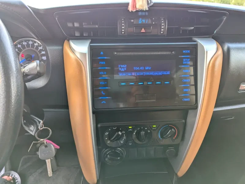 2020 Toyota Fortuner EXR 2.7 Litres 4-Cylinder Petrol Engine White Beige SUV GCC Specs