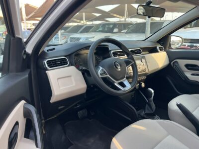 2023 Renault Duster 2.0 Litres V4 Petrol Engine White Beige SUV GCC Specs 4WD Automatic
