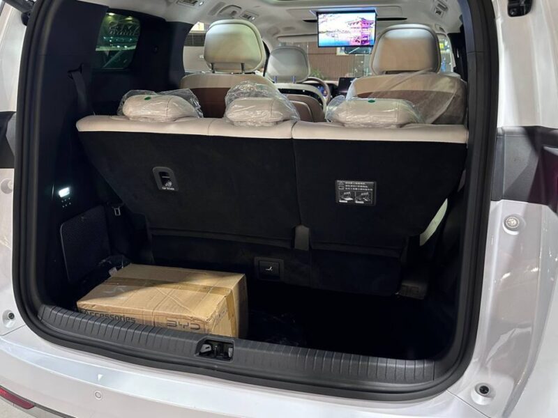 2025 BYD XIA DM_I 1.5 Lites 4 Cylinders Hybrid Engine White Beige Van Chinese Specs FWD