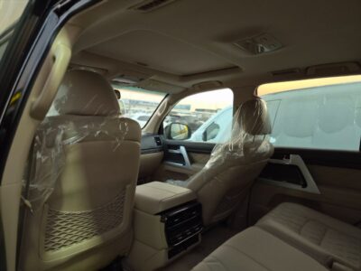 2014 Toyota Land Cruiser GXR 4.0 Litres 6 Cylinders Petrol Engine Black Beige SUV GCC Specs