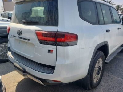2024 Toyota Land Cruiser GR Sport 3.3L twin-turbo 6 Cylinders Diesel Engine White Red SUV GCC