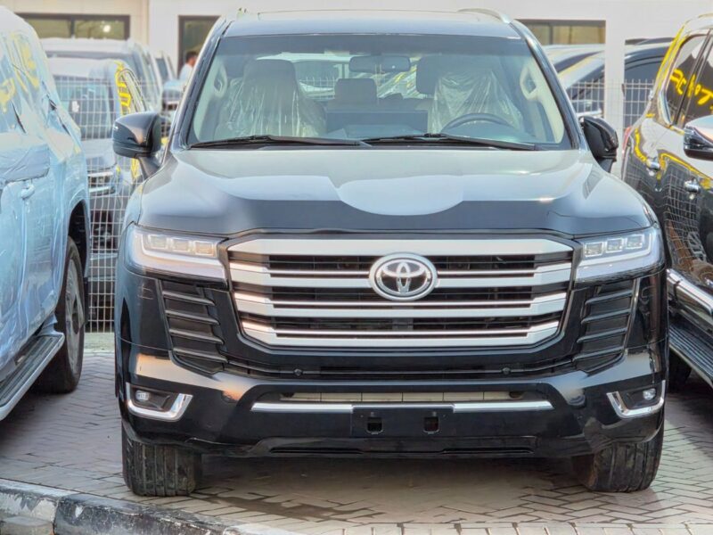 2014 Toyota Land Cruiser GXR 4.0 Litres 6 Cylinders Petrol Engine Black Beige SUV GCC Specs