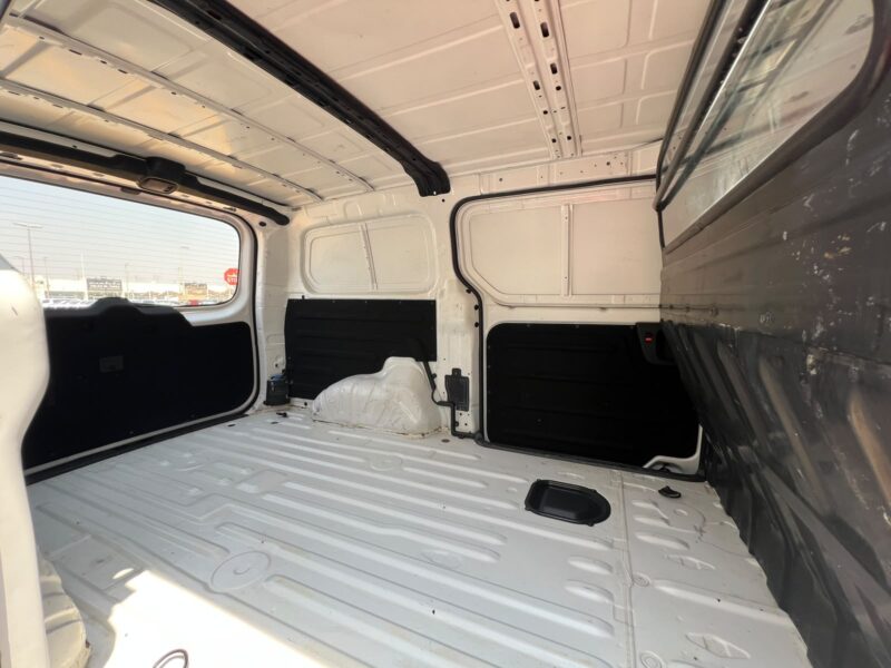 2021 Hyundai H1 3 Seats Manual 2.4L 4 Cylinders Petrol Engine White Grey Van GCC Specs